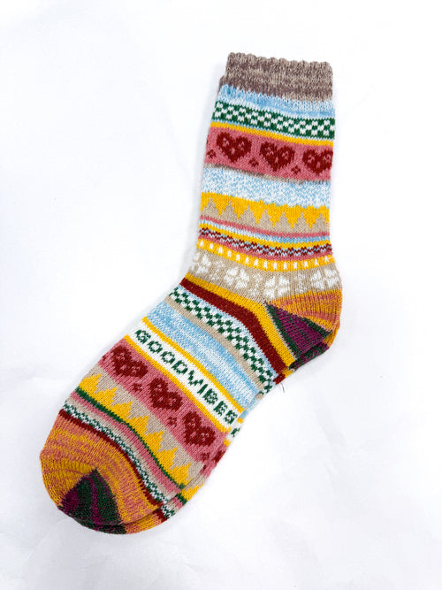 Kirjoneulesukat värikkäällä kuviolla – villaiset ja lämpimät