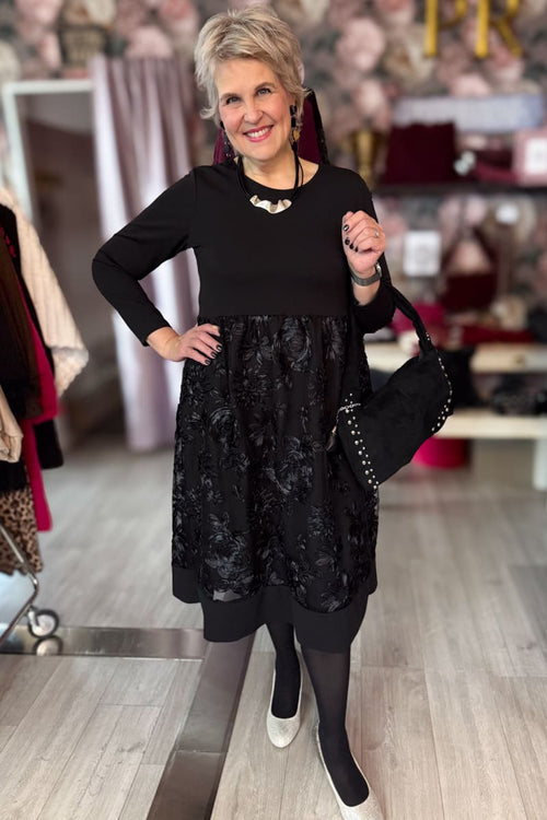 Kirjailtu mekko olivia | mekko | pikku-riikka