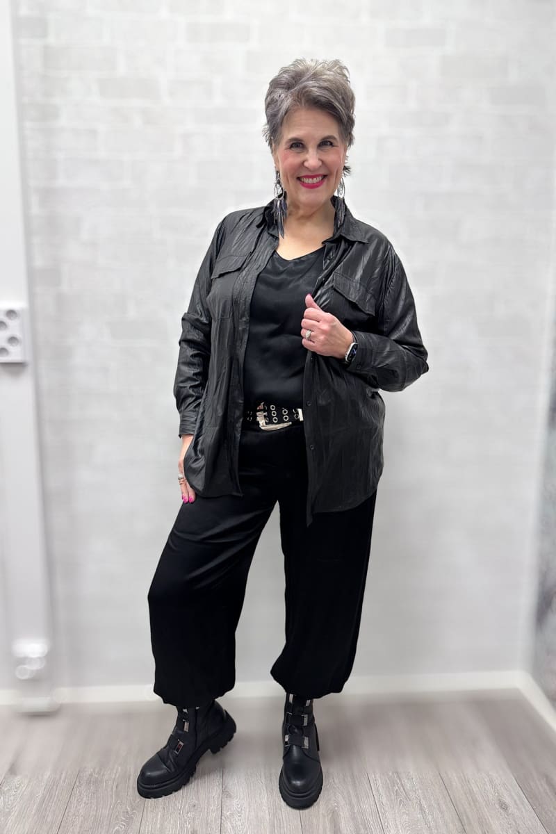 Nahkajäljitelmä Paitis. Rokimpi ohut nahannäköinen paitis Koot S-L Materiaali Polyester 100% 