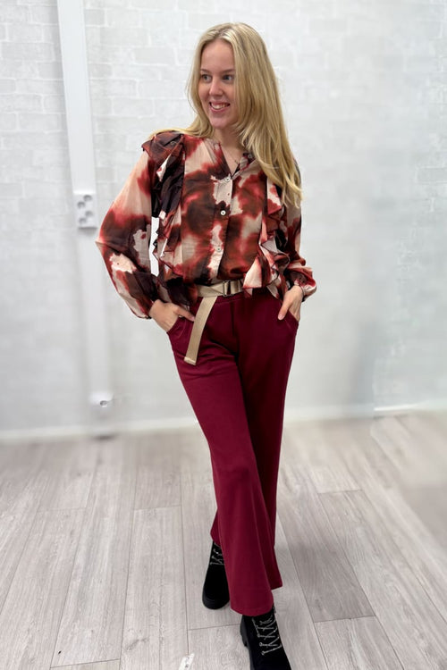 Suorat housut burgundy jersey-housut vyöllä, edessä ja takana taskut, yhden koon malli 46 saakka, viskoosi-polyester-elastaani sekoite, joustavat ja pehmeät